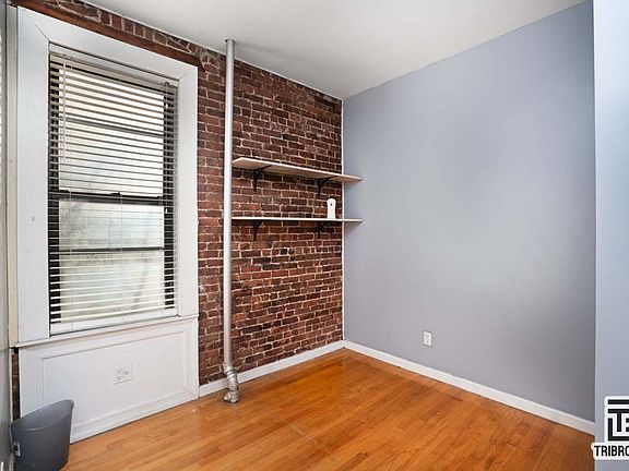 5th image of 136 Edgecombe Ave #3A