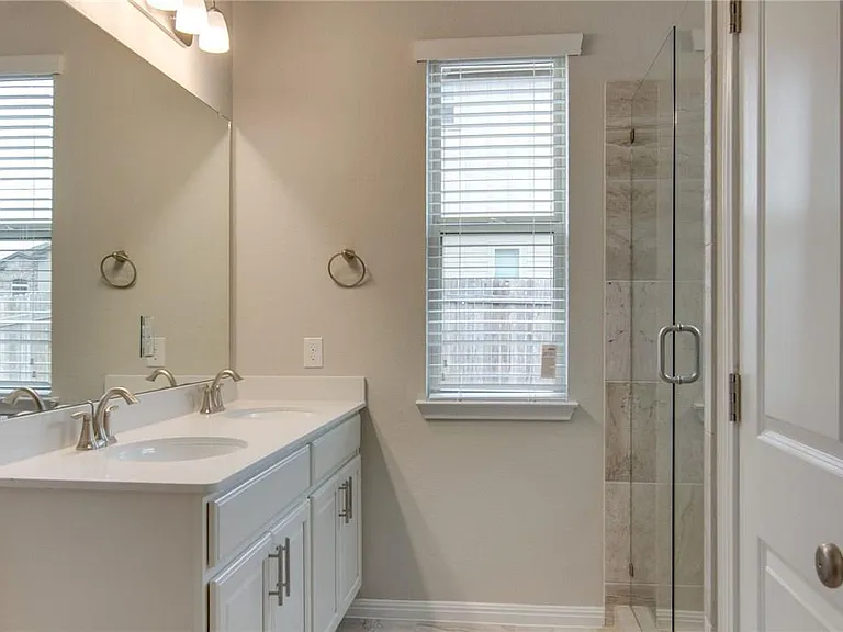 3240 E Whitestone Blvd #85 — Photo 23