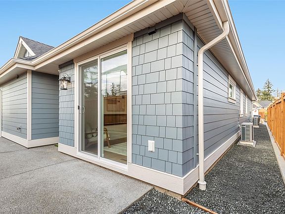 3rd image of 410 Hummingbird Pl
