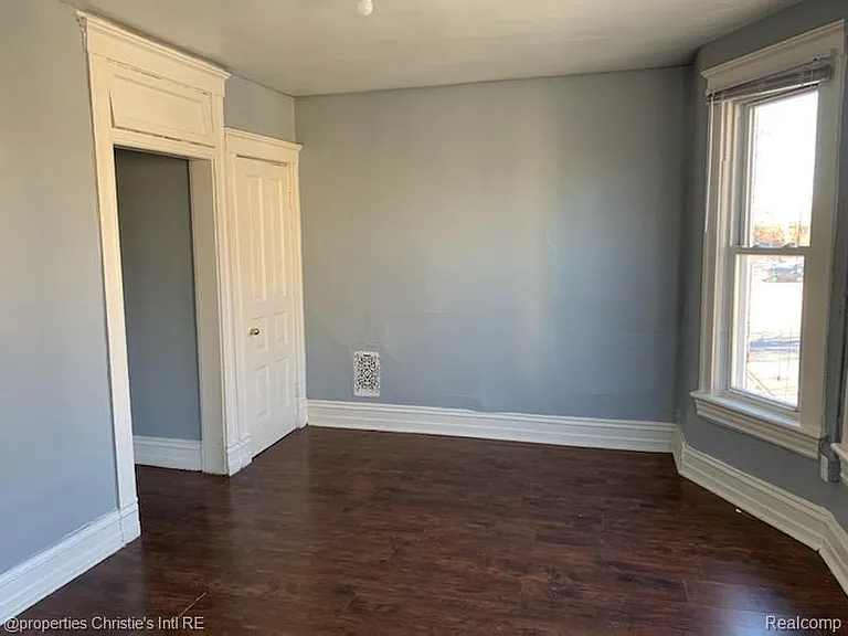 4207 4th St #7 — Photo 3