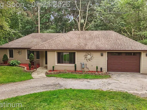 4885 Lakeshore Rd, Fort Gratiot, MI 48059