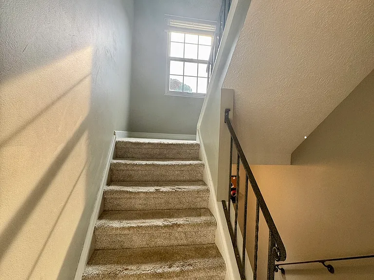747 Windvue Dr — Photo 9