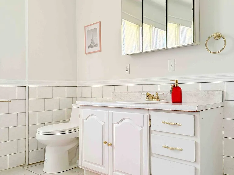 101 E Powell Ave #B — Photo 10