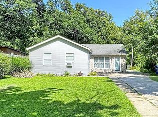 1216 54th Street Ct, Moline, IL 61265
