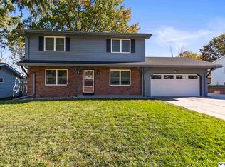 6635 S 85th St, Ralston, NE 68127