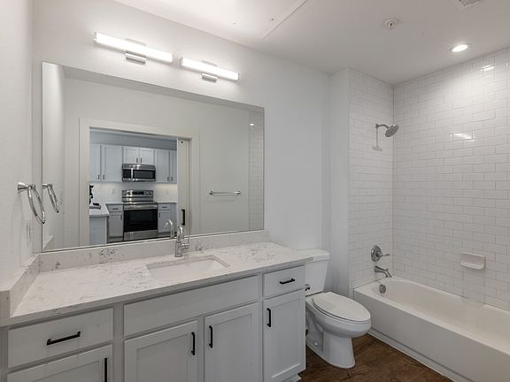 5th image of 617 N Tyler St #104