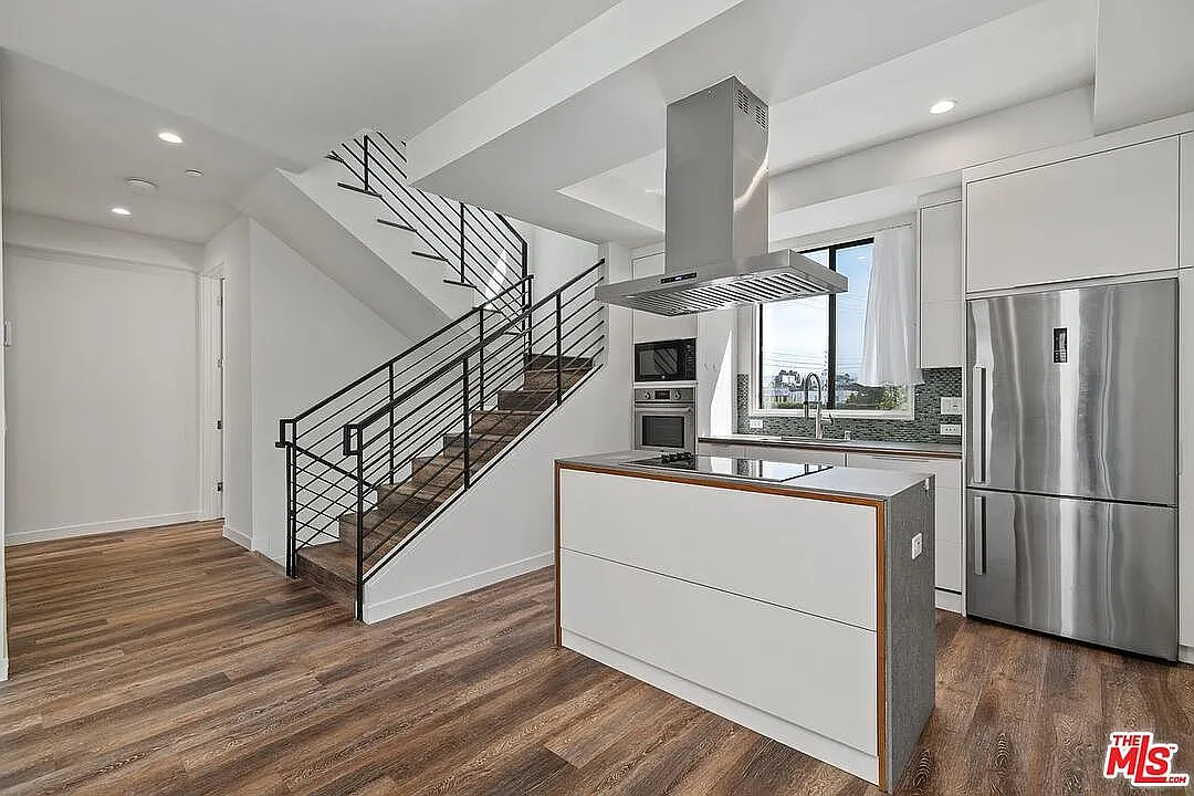 3 bed, 2616 sqft, $6,100 — Photo 3