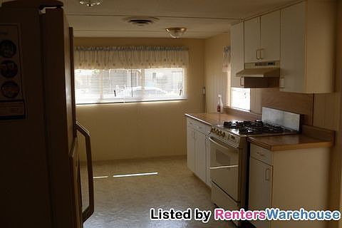5th image of 1010 W Buist Ave