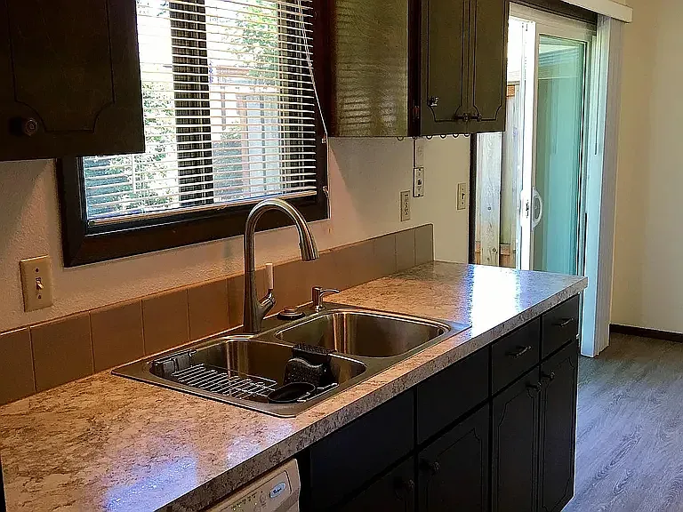 2 bed, 1000 sqft, $1,795 — Photo 3