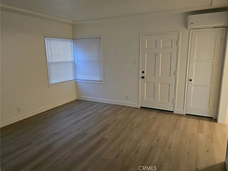 5724 California Ave — Photo 10