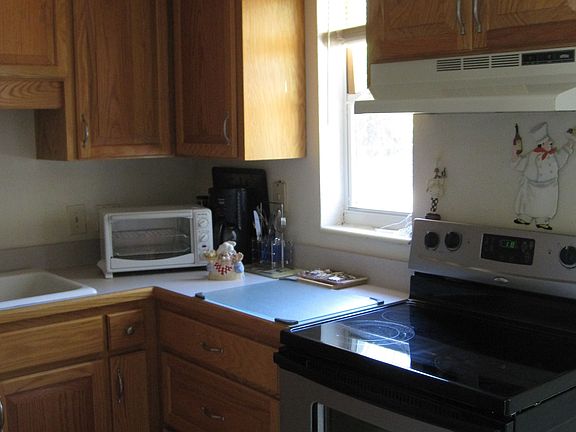 2nd image of 8697 Narcissus Ave