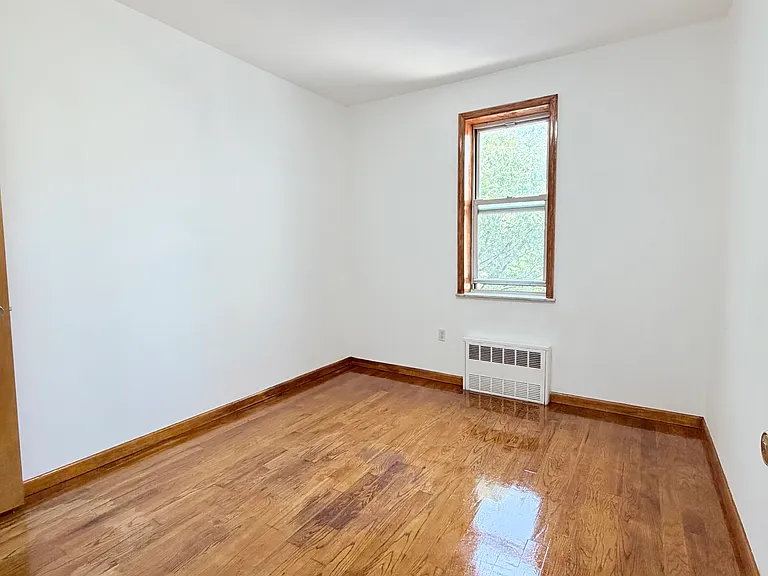 1429 W 8th St #2 — Photo 9