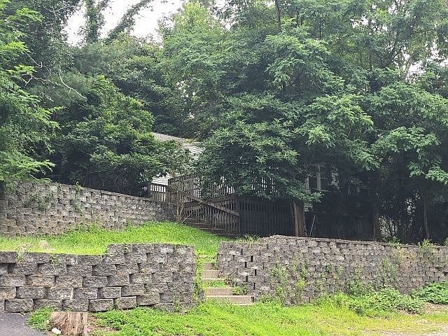 2nd image of 341 Locust Dr