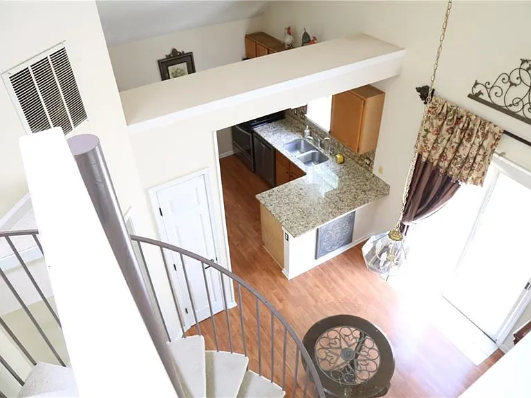 685 Crossbridge Aly — Photo 18