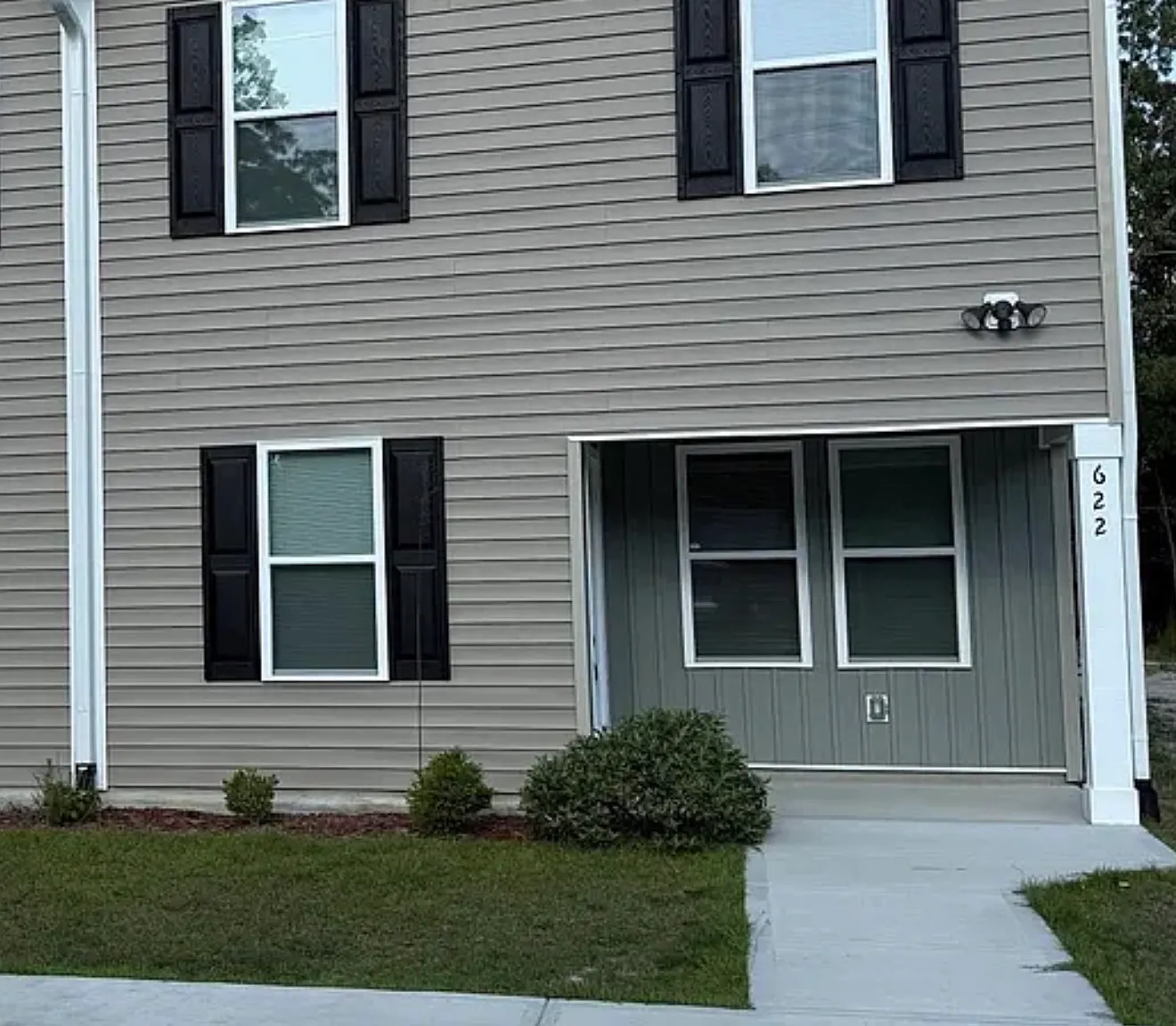 3 bed, 2.5 bath, 1562 sqft, $2,100 — Photo 1