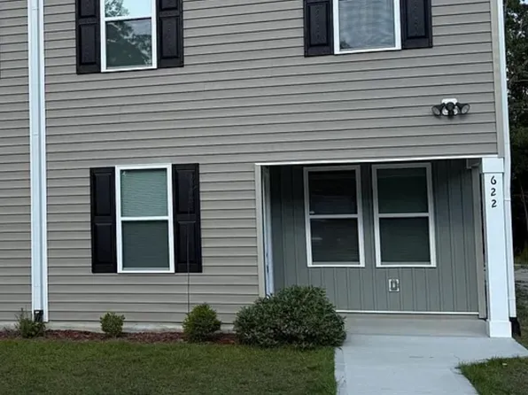 622 Rainey Dr, Spring Lake, NC 28390