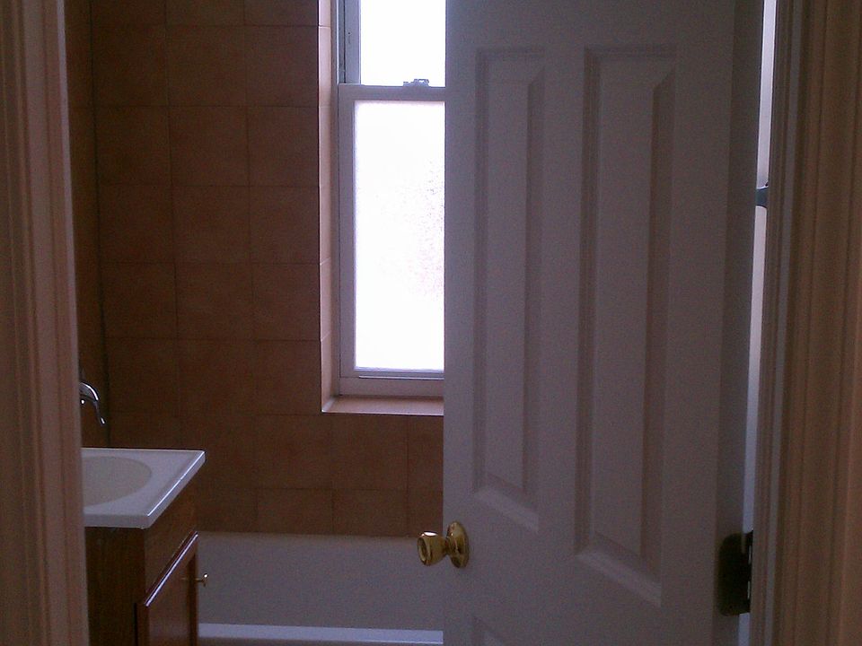 2nd image of 13 N Mayfield Ave APT 301