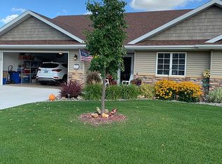 4733 Ridgewood Ln, Grand Forks, ND 58201