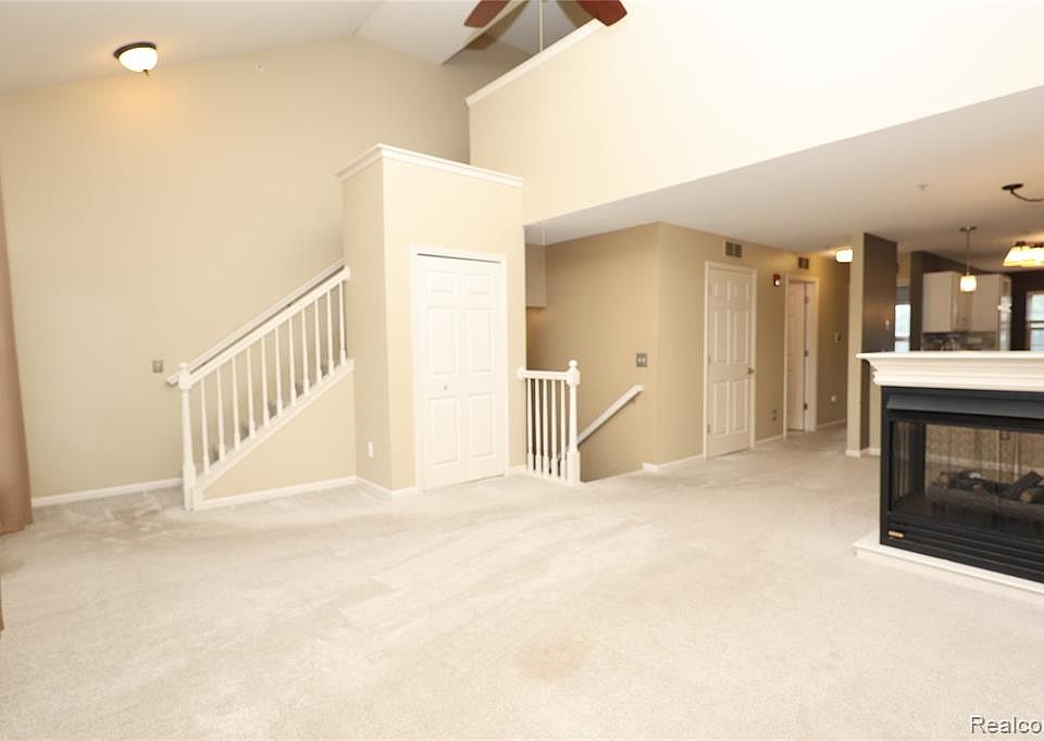 129 E Bay Dr, photo 7