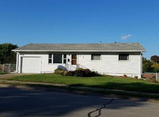 3381 Kimberly Dr, Dubuque, IA 52002