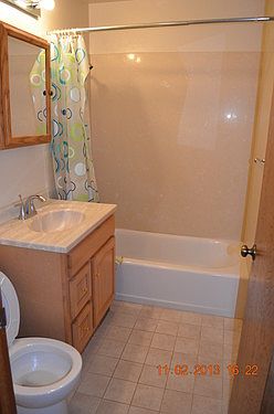 5th image of 426A 32nd Ave