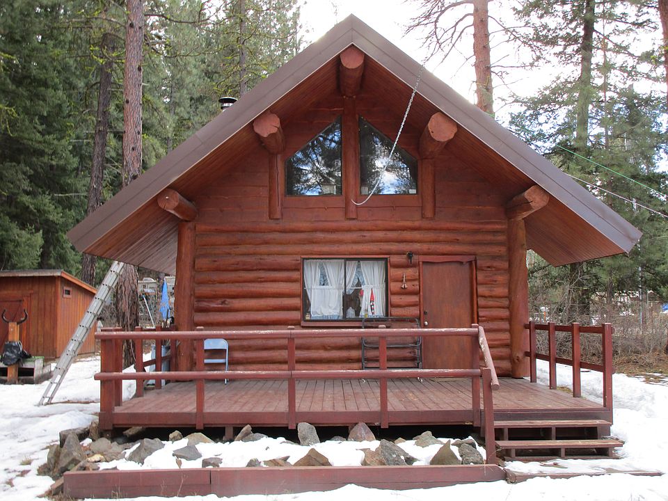 Unique cabin w 12+'" logs