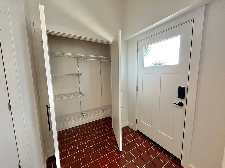 510 S College St — Photo 5