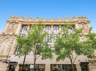 1635 W Belmont Ave APT 617, Chicago, IL 60657