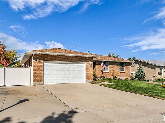2nd image of 4228 W Yorkshire Cir