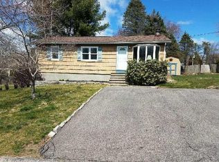 25 Yellowbirch Rd, Narragansett, RI 02882