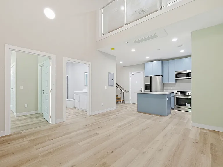 Taj Estates of Franklin II — Photo 185