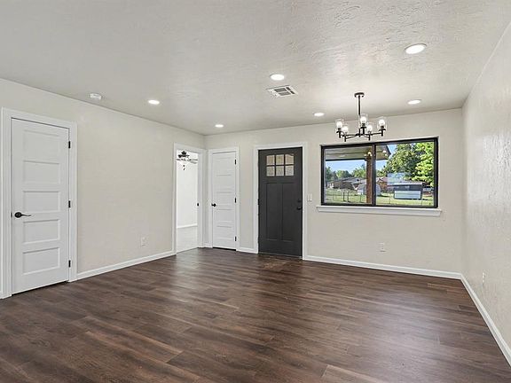 3rd image of 420 Kevin Rd