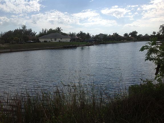 4th image of 2636 SW 40th Ter
