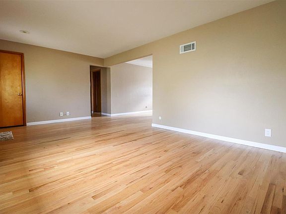 5th image of 9800 Lindhall Ln