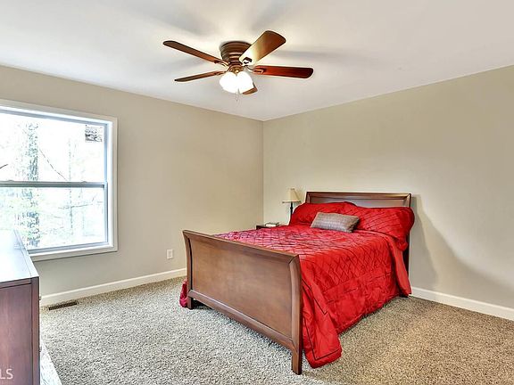 5th image of 6 Buckthorn Dr