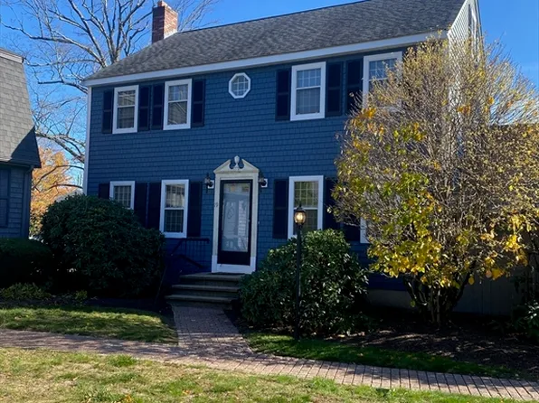 19 Camelot Ct Unit 19, Stoughton, MA 02072