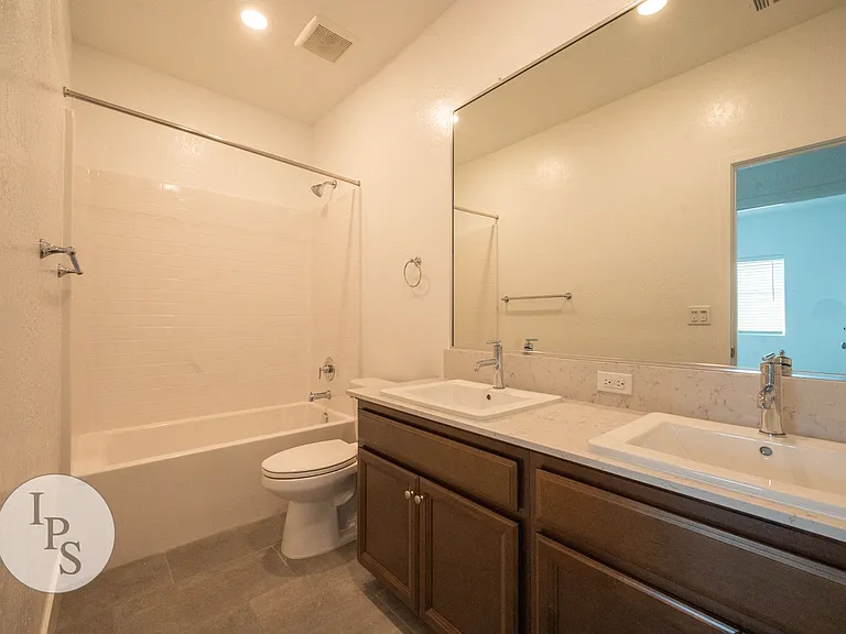 2139 N Osmun Ave — Photo 14