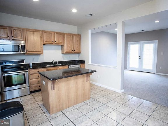 4th image of 220 Merriweather Dr
