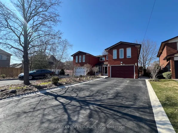 94 Bremen Ln #Basement, Mississauga, ON L5M 2N5