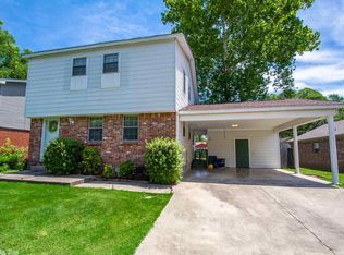 9300 Woodbine Dr, Sherwood, AR 72120