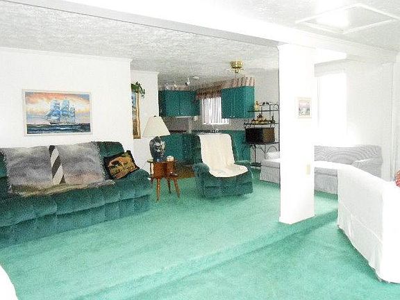 3rd image of 10612 Perry Dr