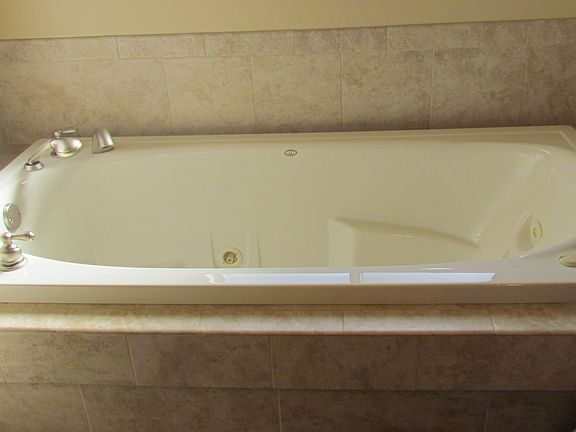 5th image of 15224 Claremont Blvd