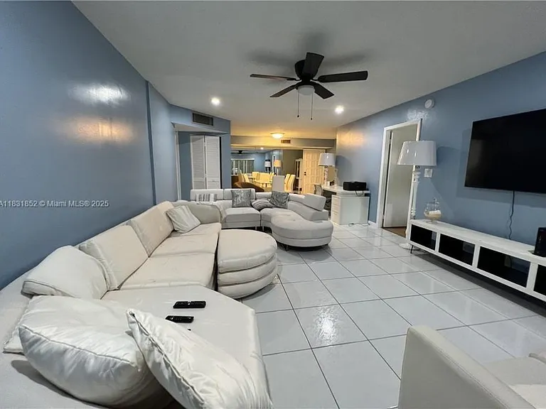 6101 N Falls Circle Dr #107 — Photo 1