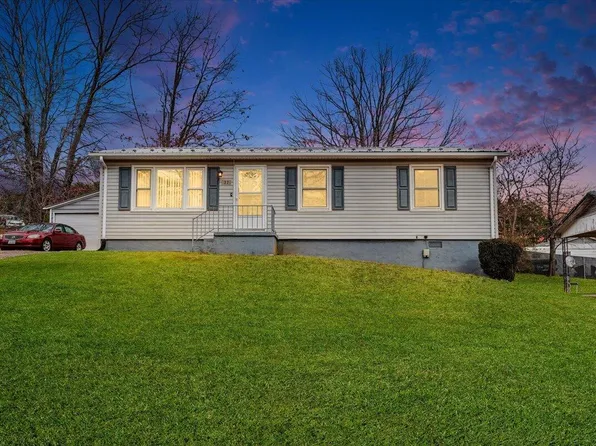 27 Valentine Ct, Martinsville, VA 24112