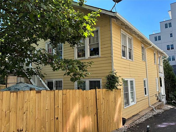 4th image of 486 Boulevard Pl NE