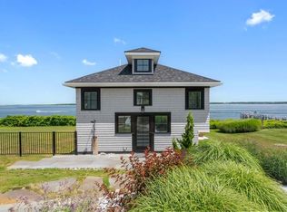 1058 E Shore Rd, Jamestown, RI 02835