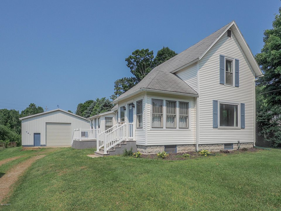 791 River St-100