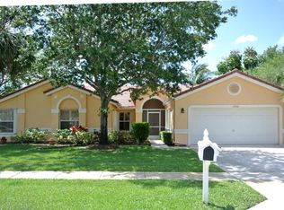 10900 Fox Glen Dr, Boca Raton, FL 33428