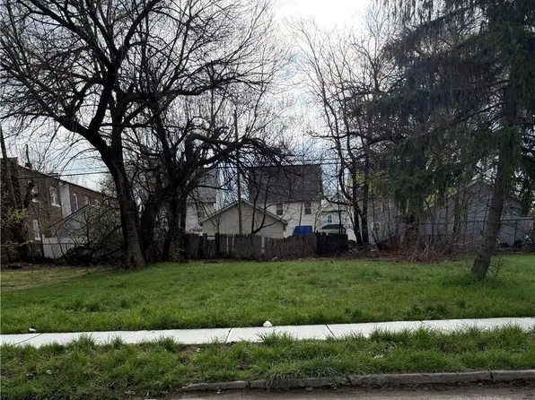 2215 E 95th St, Cleveland, OH 44106