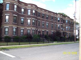 640 Chicopee St APT 201, Chicopee, MA 01013